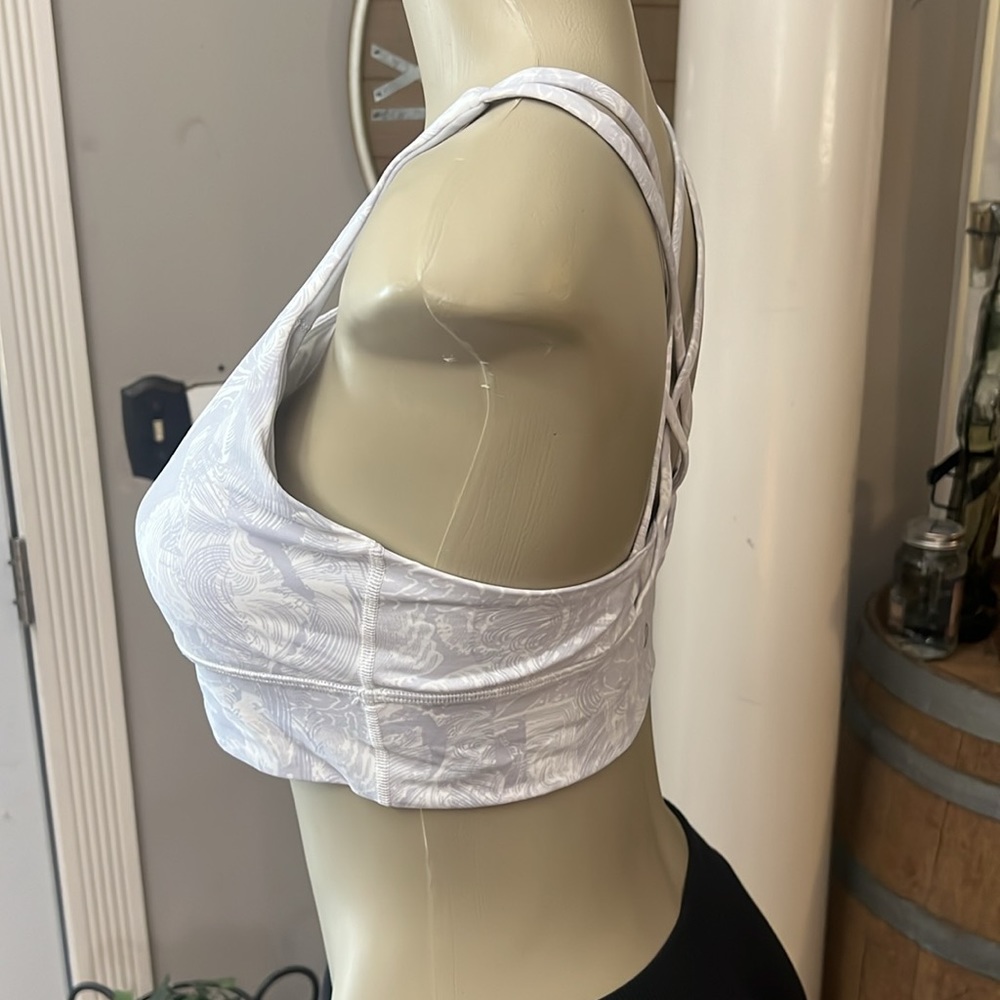 Lululemon - Picture 2 of 5